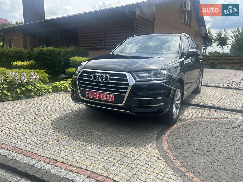 Внедорожник / Кроссовер Audi Q7 2017 в Нововолынске