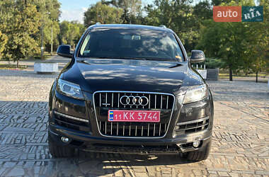 Внедорожник / Кроссовер Audi Q7 2015 в 