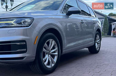 Внедорожник / Кроссовер Audi Q7 2017 в 