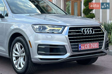 Внедорожник / Кроссовер Audi Q7 2017 в 