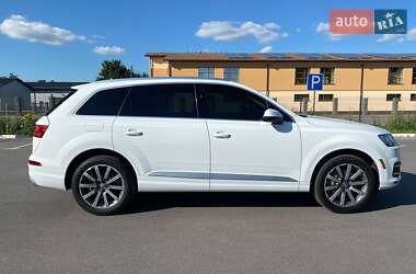 Внедорожник / Кроссовер Audi Q7 2016 в 
