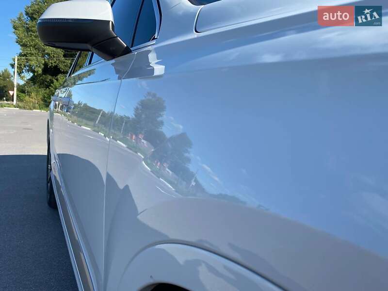 Внедорожник / Кроссовер Audi Q7 2016 в Казатине
