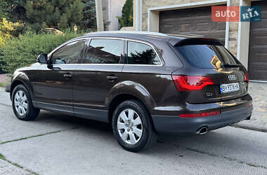 Внедорожник / Кроссовер Audi Q7 2013 в 