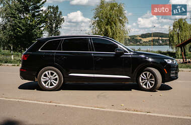 Внедорожник / Кроссовер Audi Q7 2017 в 