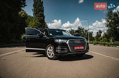 Внедорожник / Кроссовер Audi Q7 2017 в 