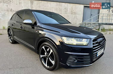 Внедорожник / Кроссовер Audi Q7 2017 в 