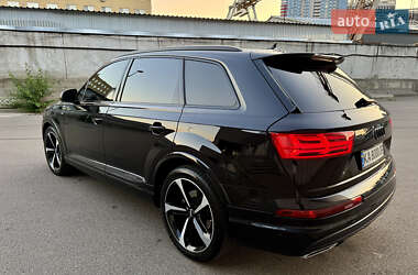 Внедорожник / Кроссовер Audi Q7 2017 в 