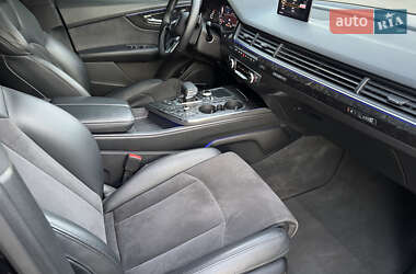 Внедорожник / Кроссовер Audi Q7 2017 в 