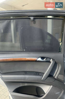 Внедорожник / Кроссовер Audi Q7 2010 в 