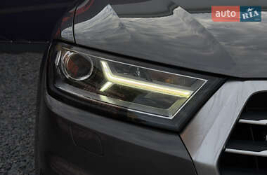 Внедорожник / Кроссовер Audi Q7 2017 в 