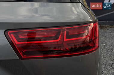 Внедорожник / Кроссовер Audi Q7 2017 в 