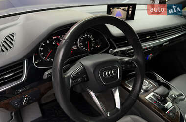 Внедорожник / Кроссовер Audi Q7 2017 в 