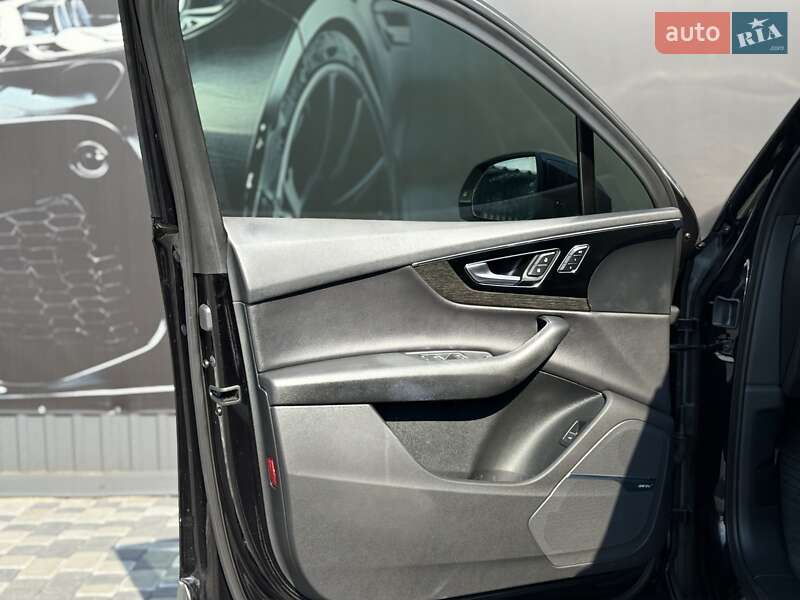 Внедорожник / Кроссовер Audi Q7 2017 в Львове