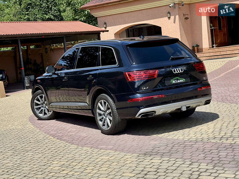 Внедорожник / Кроссовер Audi Q7 2016 в Мукачево