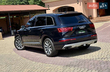 Внедорожник / Кроссовер Audi Q7 2016 в 