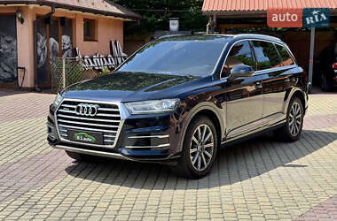 Внедорожник / Кроссовер Audi Q7 2016 в 