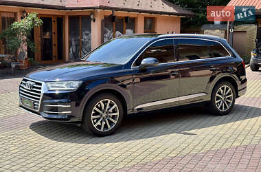 Внедорожник / Кроссовер Audi Q7 2016 в 