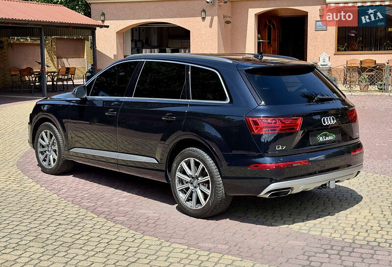 Внедорожник / Кроссовер Audi Q7 2016 в Мукачево