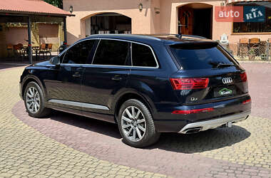 Внедорожник / Кроссовер Audi Q7 2016 в 
