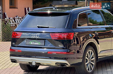 Внедорожник / Кроссовер Audi Q7 2016 в 