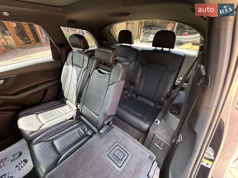 Внедорожник / Кроссовер Audi Q7 2016 в Мукачево