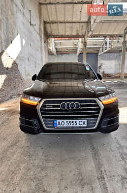 Позашляховик / Кросовер Audi Q7 2016 в Поляниці