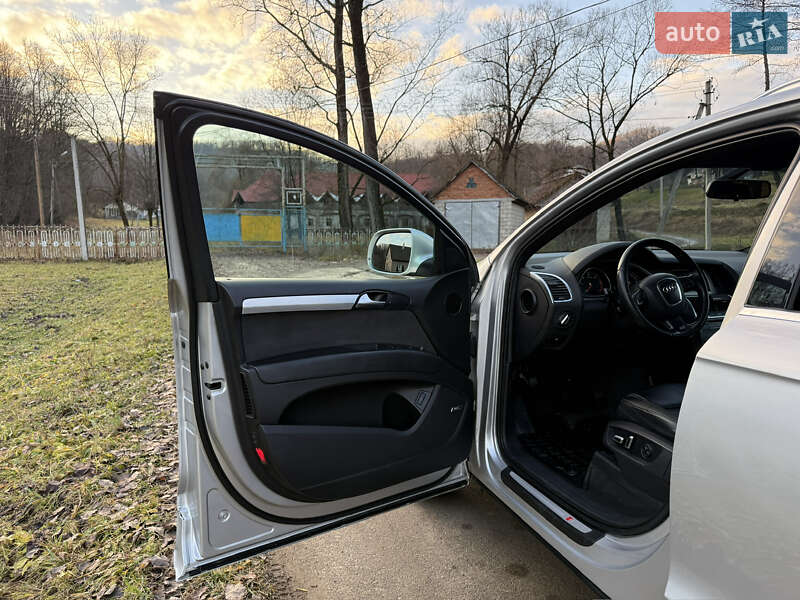 Внедорожник / Кроссовер Audi Q7 2010 в Тячеве