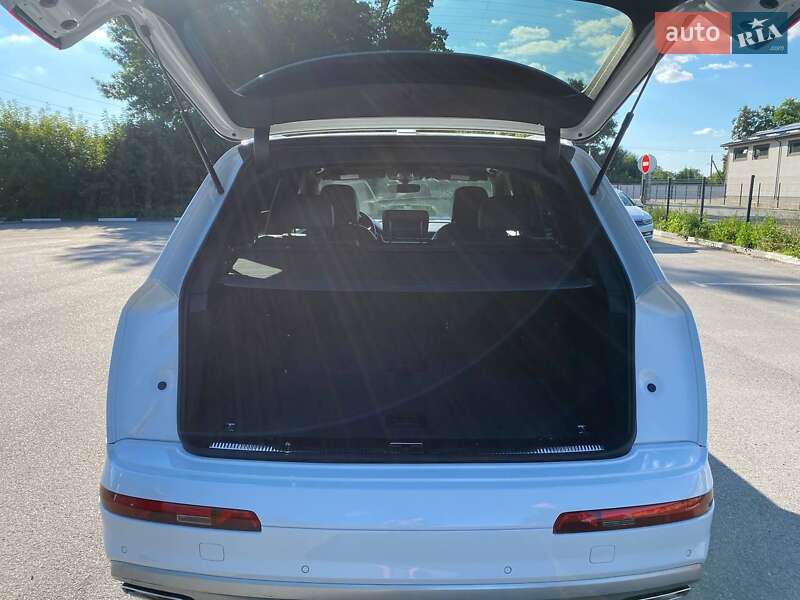 Внедорожник / Кроссовер Audi Q7 2016 в Казатине