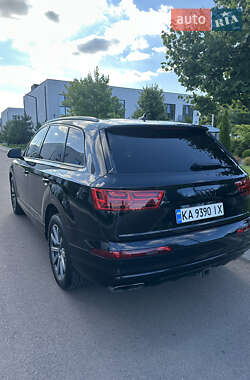 Внедорожник / Кроссовер Audi Q7 2017 в 