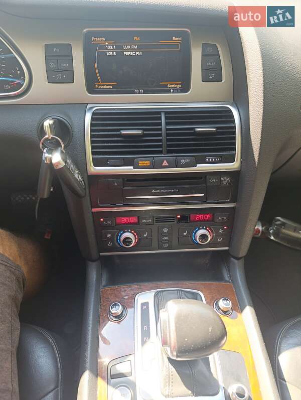 Внедорожник / Кроссовер Audi Q7 2015 в Киеве