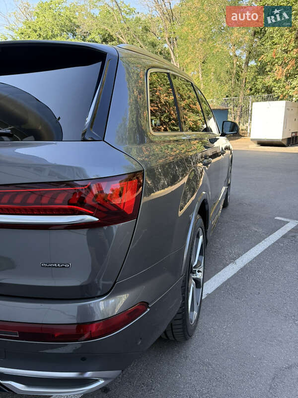 Позашляховик / Кросовер Audi Q7 2021 в Одесі