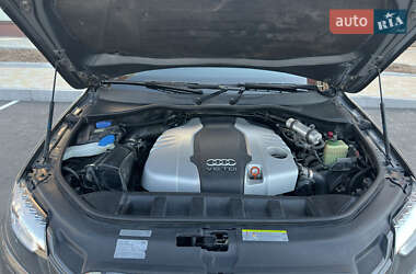 Внедорожник / Кроссовер Audi Q7 2013 в 