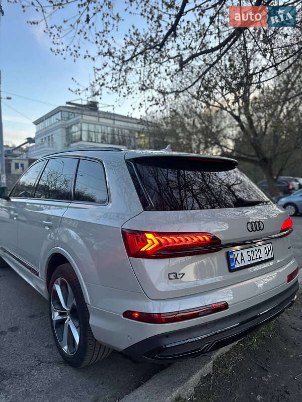 Внедорожник / Кроссовер Audi Q7 2022 в Киеве