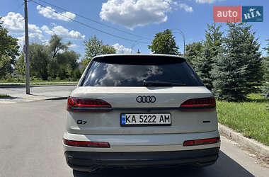 Внедорожник / Кроссовер Audi Q7 2022 в 