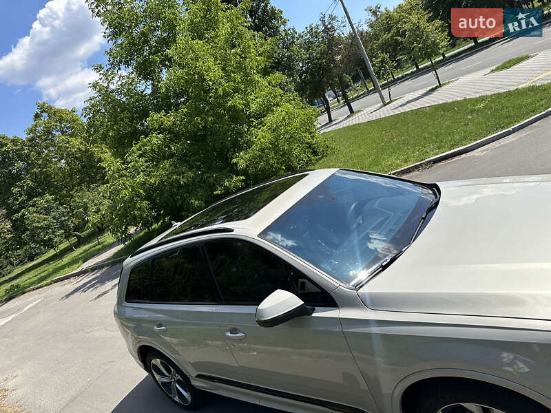 Внедорожник / Кроссовер Audi Q7 2022 в Киеве