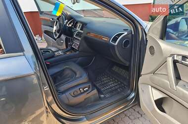 Внедорожник / Кроссовер Audi Q7 2015 в 