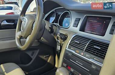Внедорожник / Кроссовер Audi Q7 2010 в 