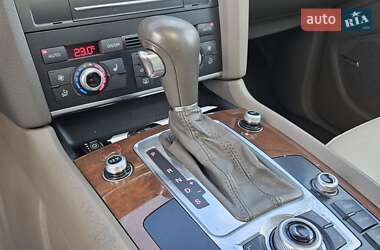 Внедорожник / Кроссовер Audi Q7 2010 в 
