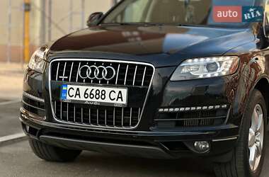 Внедорожник / Кроссовер Audi Q7 2015 в 