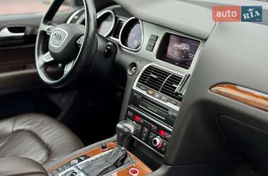 Внедорожник / Кроссовер Audi Q7 2015 в 
