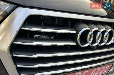Внедорожник / Кроссовер Audi Q7 2017 в 