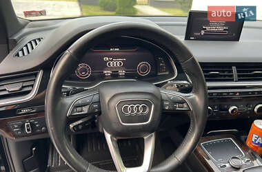 Внедорожник / Кроссовер Audi Q7 2017 в 