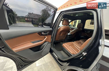 Внедорожник / Кроссовер Audi Q7 2017 в 