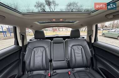 Внедорожник / Кроссовер Audi Q7 2015 в 