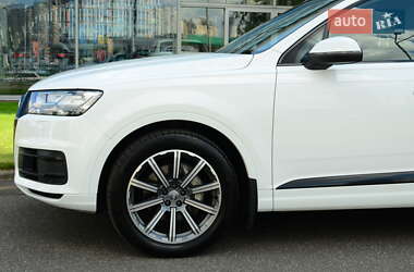 Внедорожник / Кроссовер Audi Q7 2019 в 