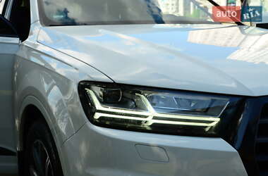 Внедорожник / Кроссовер Audi Q7 2019 в 