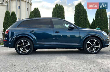 Внедорожник / Кроссовер Audi Q7 2019 в 