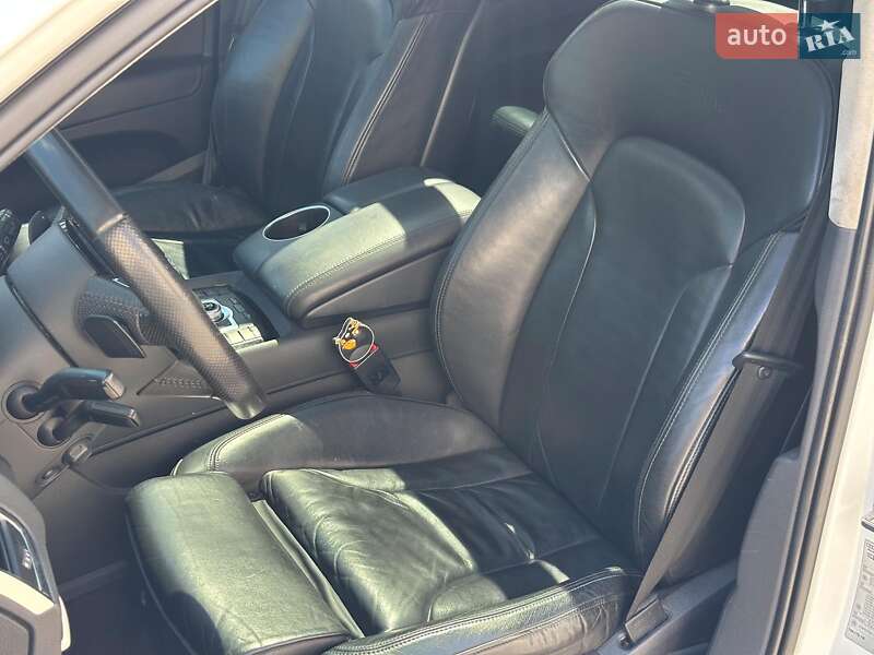 Внедорожник / Кроссовер Audi Q7 2012 в Одессе