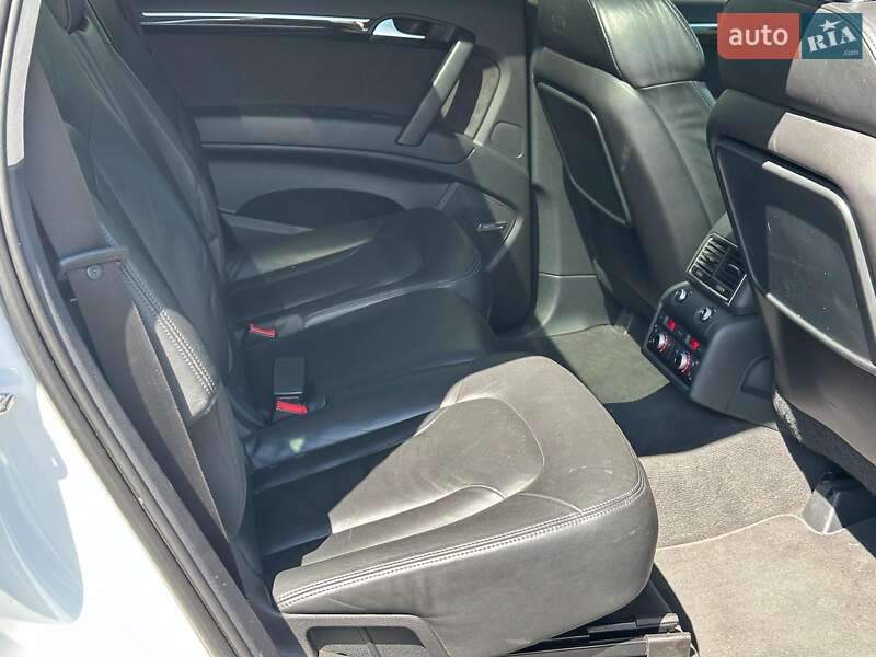 Внедорожник / Кроссовер Audi Q7 2012 в Одессе
