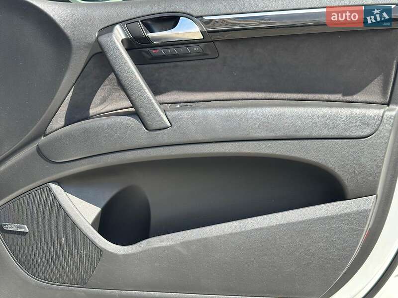 Внедорожник / Кроссовер Audi Q7 2012 в Одессе